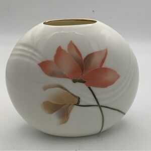 Toyo Japan Floral Round Vase